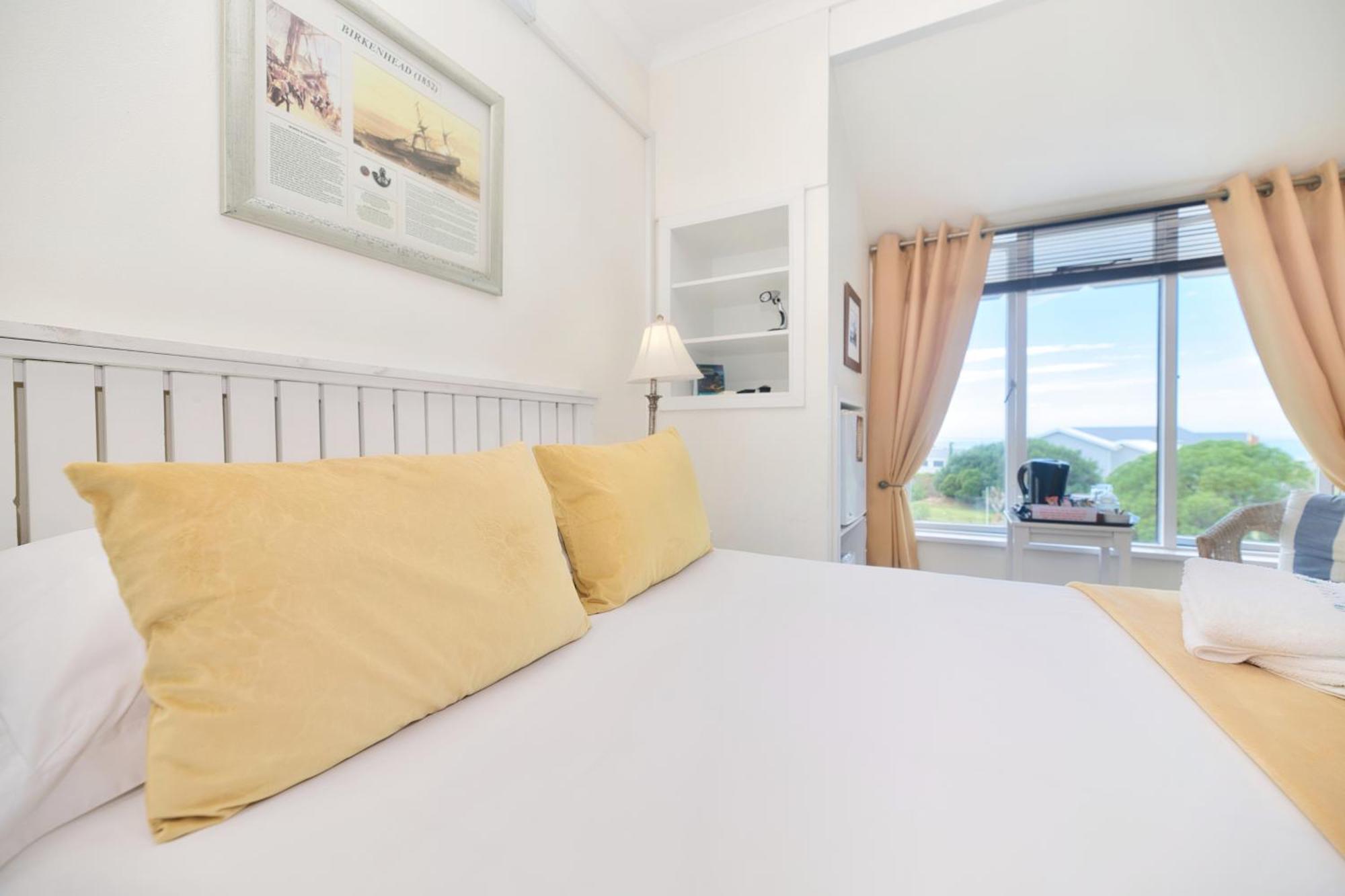 Mermaid Guest House Struisbaai Buitenkant foto